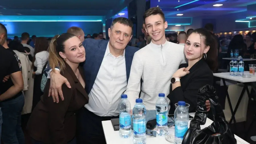 Млади